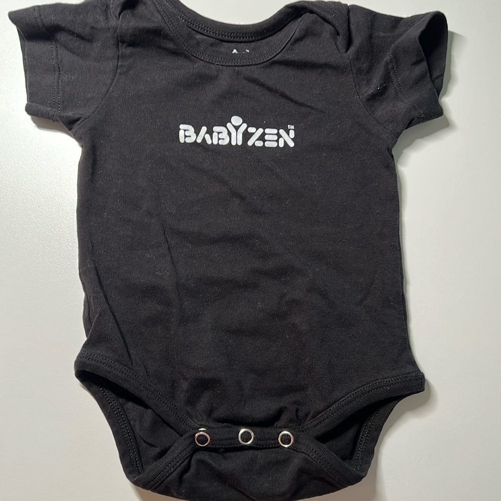 Great condition organic cotton Babyzen onesie, size 3-6M